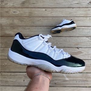 Jordan 11 low emerald size 13